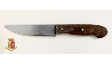 Coltello Fusignano Marito Violento 