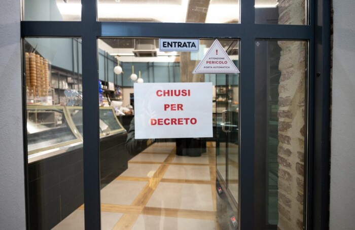 Coronavirus Negozio Chiuso Fg