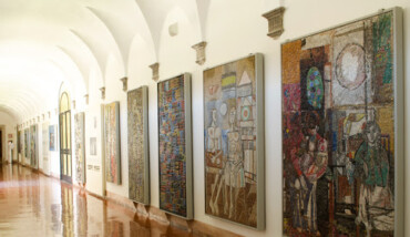 I mosaici contemporanei allestiti al piano terra del Mar di Ravenna