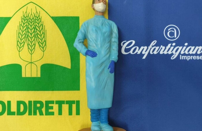 statuina infermiera presepe