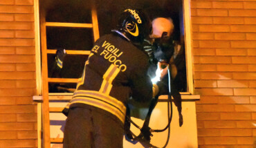 INCENDIO VIA STELVIO 12 CON 2 INTOSSICATI E 9 EVACUATI A RAVENNA