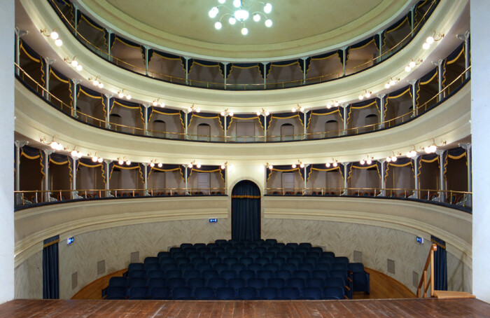 Interno Teatro Comunale Russi