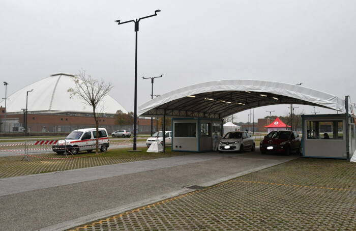 DRIVE THROUGH TAMPONE COVID PARCHEGGIO PALA DE ANDR RAVENNA