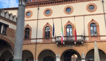 bandiere mezz'asta municipio ravenna