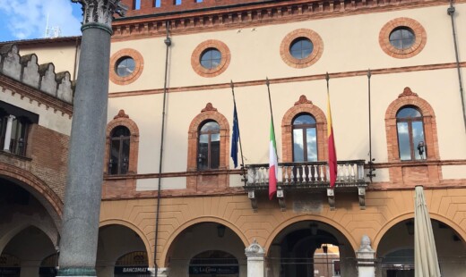 bandiere mezz'asta municipio ravenna