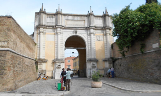 Porta Adriana E Torrioni