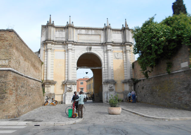 Porta Adriana E Torrioni