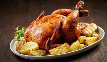46728157 Roasted Chicken And Vegetables On Wooden Table