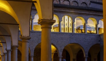 19 Notturno Sala Del Culto Vista Dal Chiostro