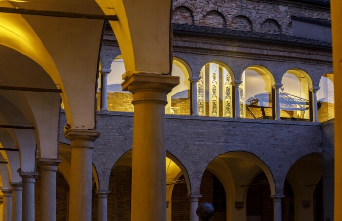 19 Notturno Sala Del Culto Vista Dal Chiostro