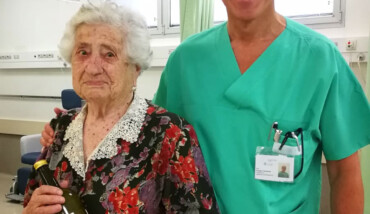 Dott. Castriota E Nonna Centenaria Foto Scattata Pre Covid