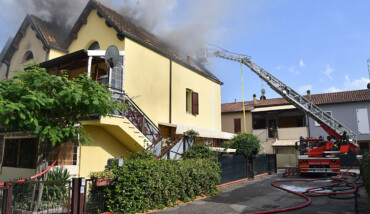 Incendio Fumo Villette Fosso Ghiaia