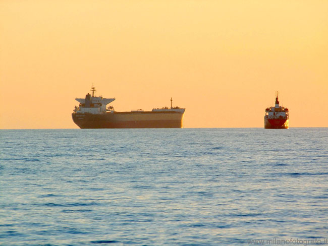 Nave In Rada (foto Repertorio)