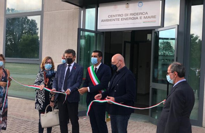 Inaugurazione Centro Ricerche Taglio Nastro