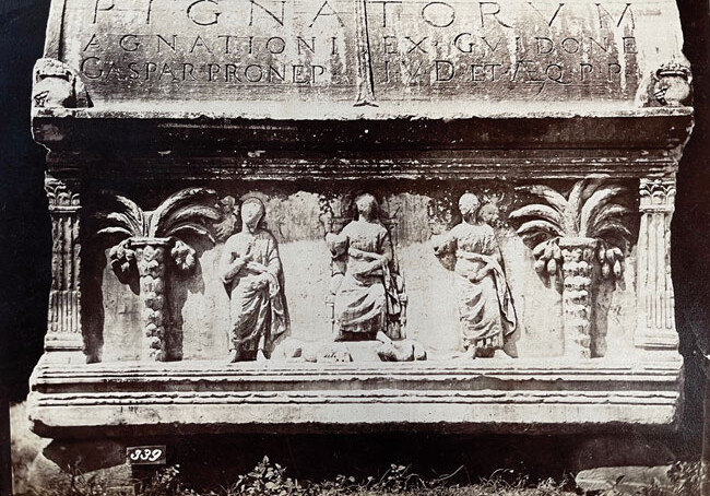Sarcofago Pignatta Braccioforte