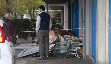 Carabinieri bancomat saltato pinarella