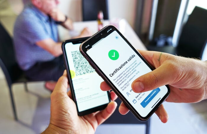 Positive Green Pass Check On Smartphone, Required For Indoor Tab