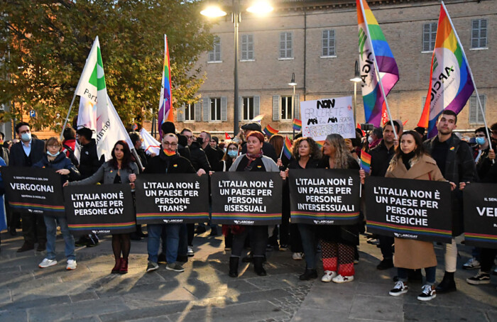 Protesta Piazza Kennedy Ravenna Arcigay Ddl Zan
