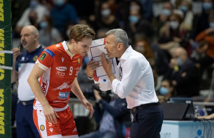 VOLLEY PALLAVOLO. Consar RCM Ravenna – Leo Shoes PerkinElmer Modena 0 3.