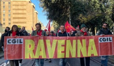 Striscioneravenna Manifestazioneroma16dicembrejpeg