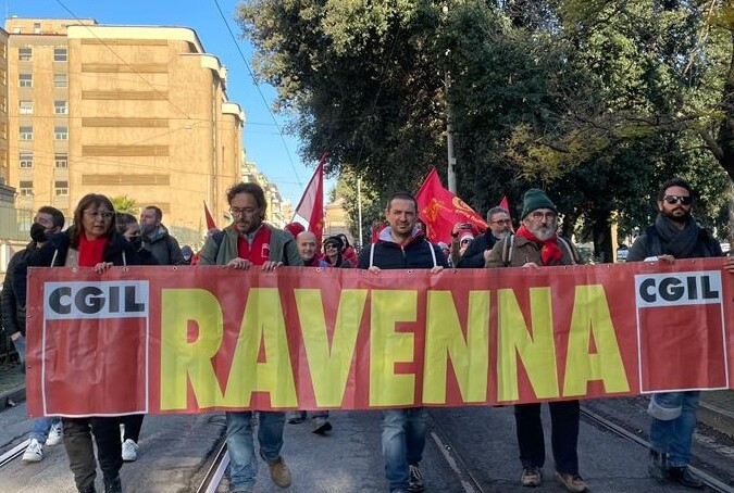 Striscioneravenna Manifestazioneroma16dicembrejpeg