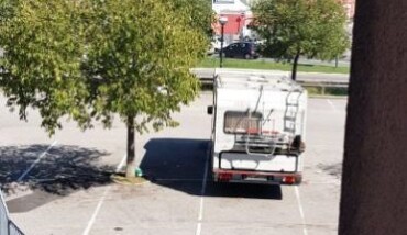 Campeggio Nomadi Nel Parcheggio Lidl Di Via Galilei Foto 4 
