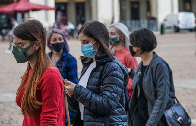 Mascherine Anti Covid All'aperto