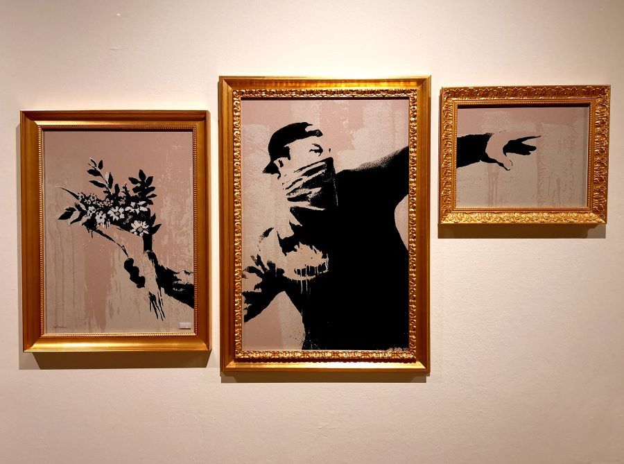 Banksy, Flower Thrower