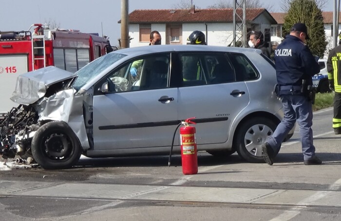 Incidente passaggio a livello lugo villa san martino