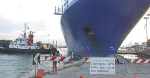 Nave A Porto Corsini Contro Banchina