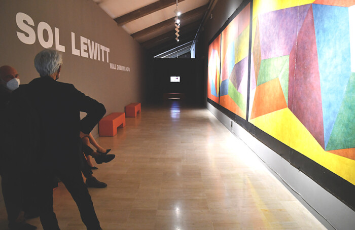 Il pannelo di Sol Lewitt