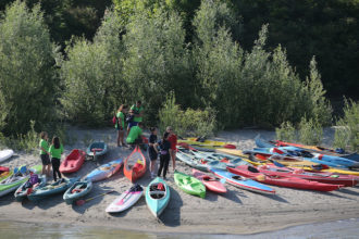 Discena Fiumi Uniti 2018, canoe, kajack, paddle sulla riva