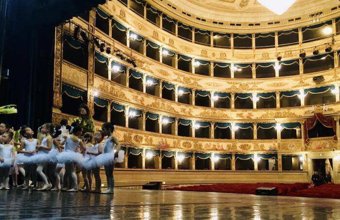 Saggio Mikrokosmo S Teatro Aighieri