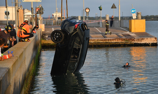 Suv Affondato Marina 1