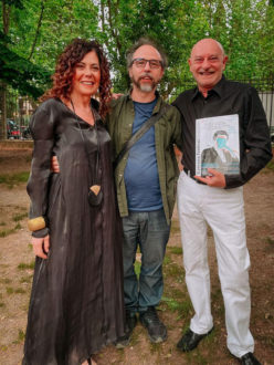 L'illustratore Gianluca Costantini, tra Claudia Cuppi e Fausto Piazza