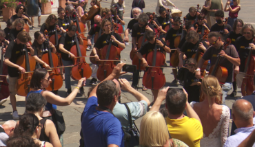 Flash mob 100 Cellos