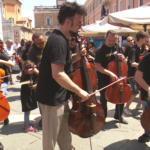 Flash mob 100 Cellos
