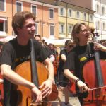 Flash mob 100 Cellos