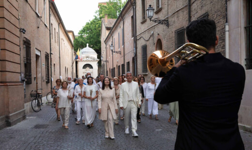 Paradiso Albe Corteo