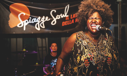 Lisa Hunt Vocalist