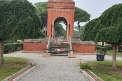 Ossario Cimitero Ravenna Chiuso All'accesso