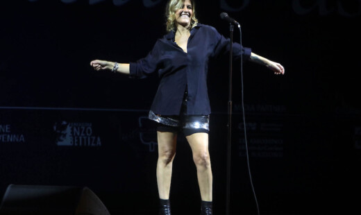 17–09 2022 Ravenna ; Festival Di Dante 2021 +1 Teatro Alighieri Sera Premiazioni E Premio Serata Finale Giorgio Inglese E Irene Grandi , Con Marcello Ciccuto , Prof Beccaria, Domenico De Martino , Alfieri , Fondazione Cassa Di Risparmio Di Ravenna