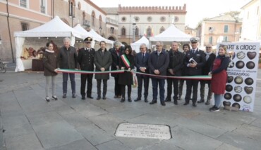 17 11 2022 Ravenna; Confcommercio Piazza Del Popolo Inaugurazione Art E Ciocc Cioccolato E Golosità . Inaugurazione Taglio Del Nastro E Cioccolatieri