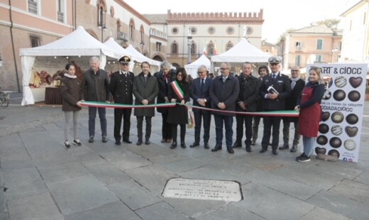17 11 2022 Ravenna; Confcommercio Piazza Del Popolo Inaugurazione Art E Ciocc Cioccolato E Golosità . Inaugurazione Taglio Del Nastro E Cioccolatieri