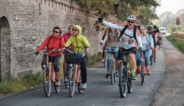 Pedalata Lungo L'itinerario Rocche E Torri (1)