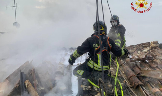 Incendio Tetto Casa Reda