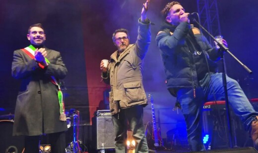 Il sindaco Ranalli, il dj Bertaccini e Moder sul palco di Lugo