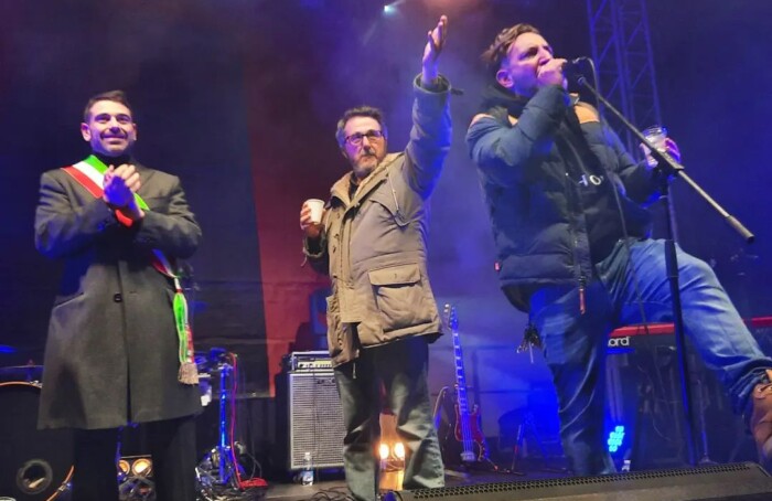 Il sindaco Ranalli, il dj Bertaccini e Moder sul palco di Lugo