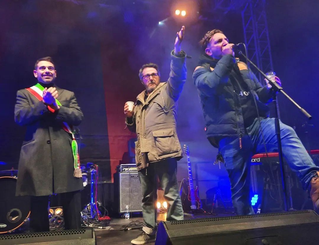 Il sindaco Ranalli, il dj Bertaccini e Moder sul palco di Lugo
