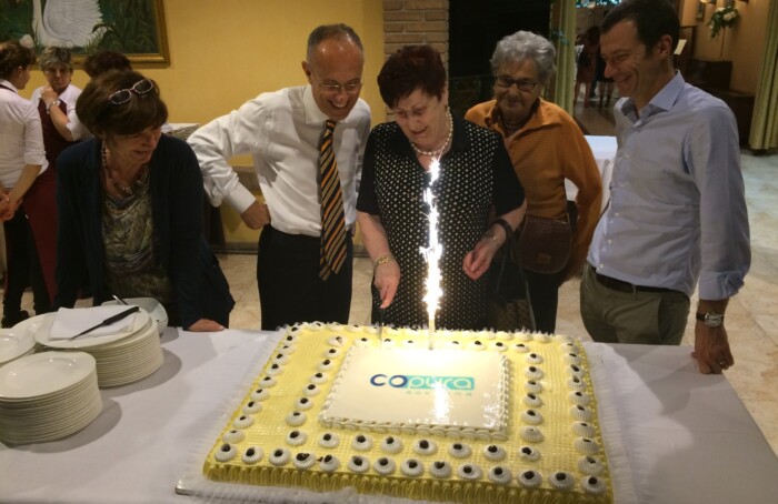 Festa 40 Anni Copura Paola Coatti Taglia La Torta (Personalizzato)